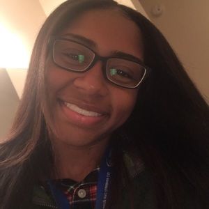 Meet your Posher, Olivia